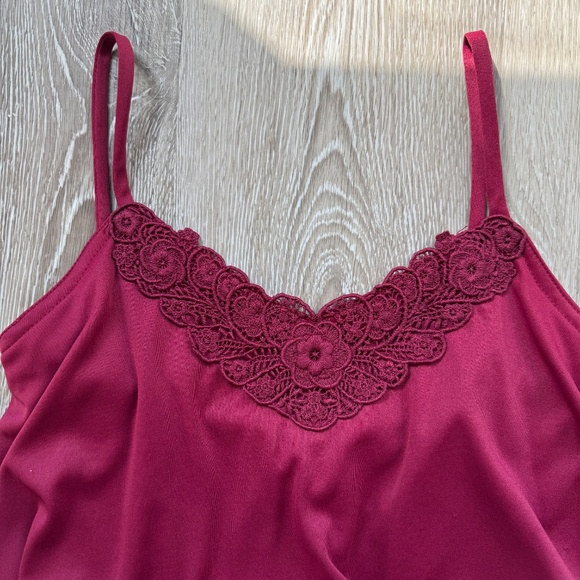 The Most Stunning Burgundy Vintage 70s Pleated Dress - Picture 4 of 13